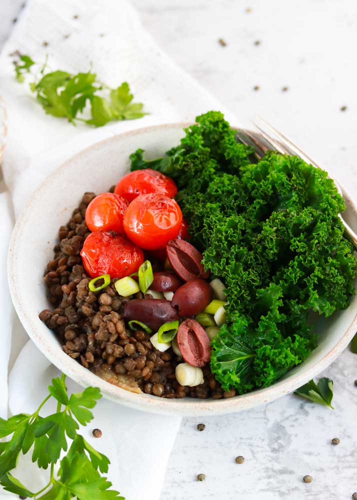 LEntil bowl with kale and other toppings