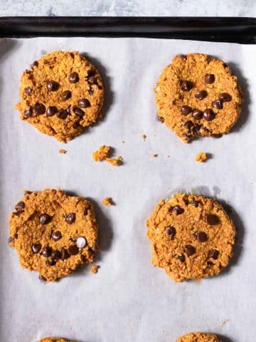 A tray of pumpkin oatmeal cookies ready to eat.