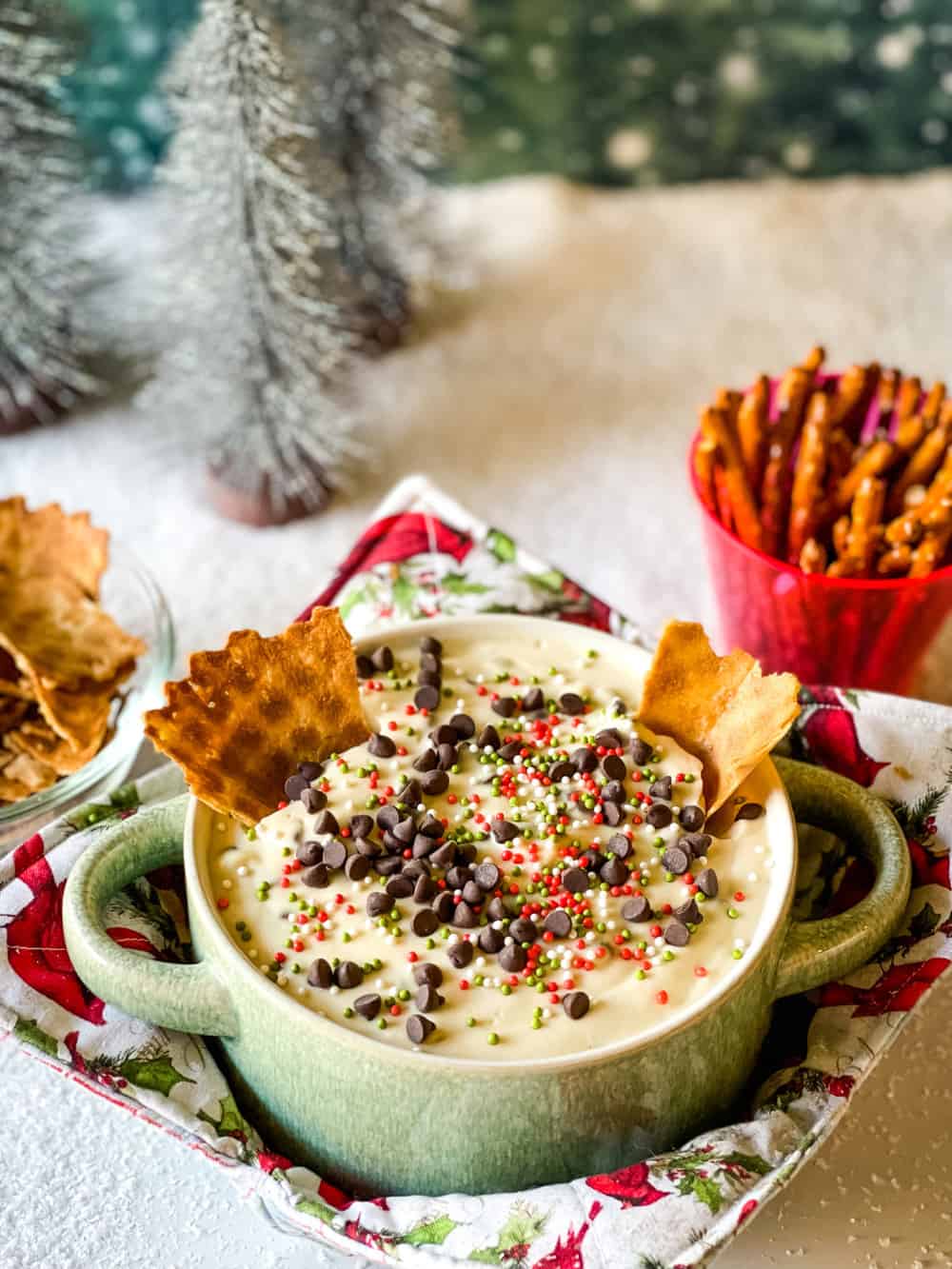 A bowl of cannoli dip.