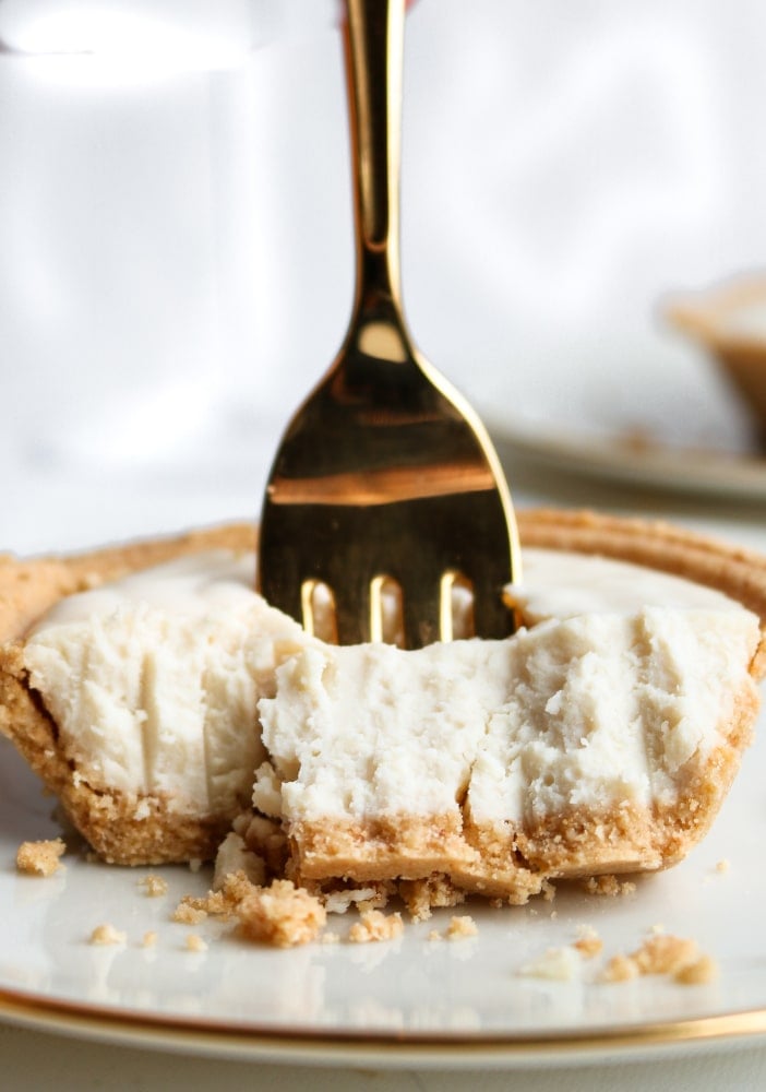 Vegan champagne cheesecake