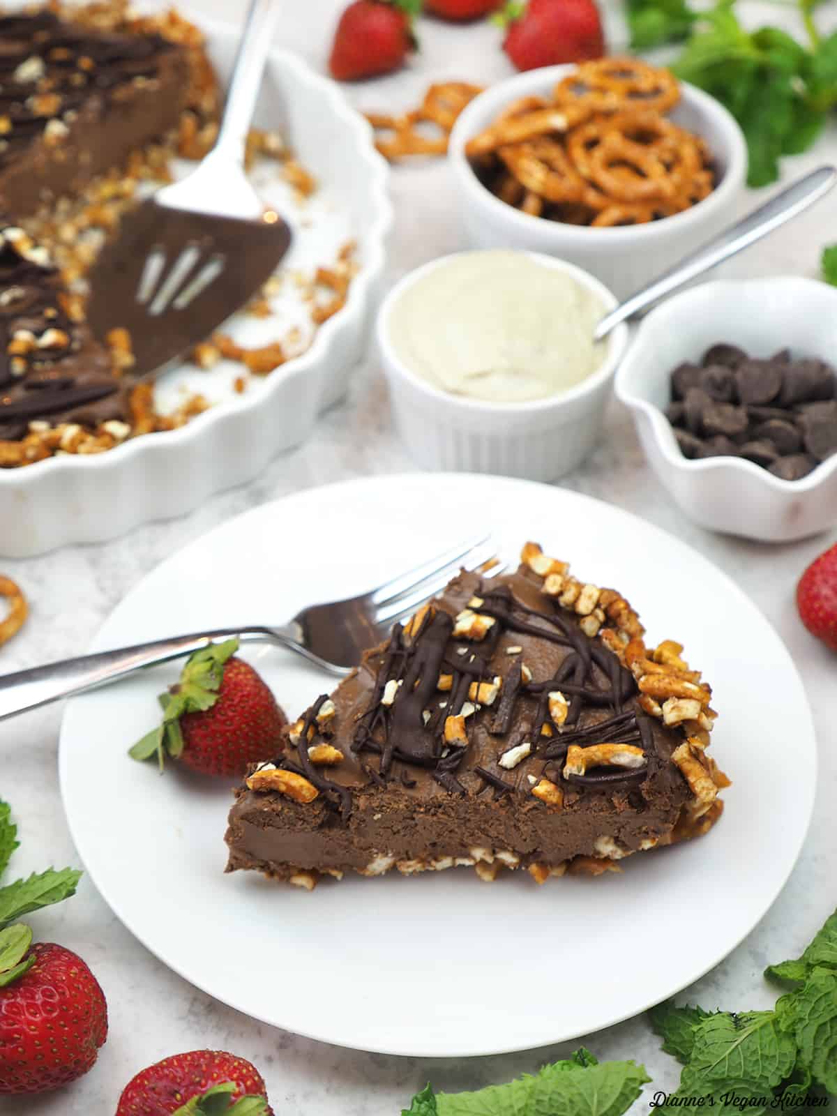 Chocolate Pretzel Pie with Sunbutter