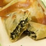 Spankopita triangles but vegan, ready to eat.