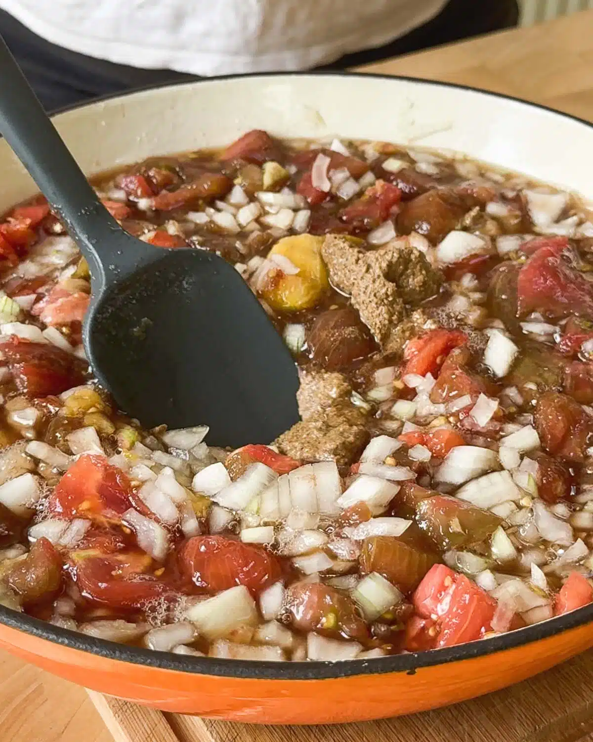 Mix into the tomato, onion and vinegar mixture.