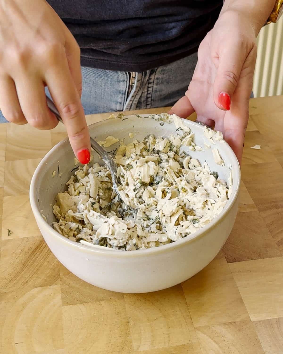 Mix the smoked tofu together with the other vegan tuna ingredients.