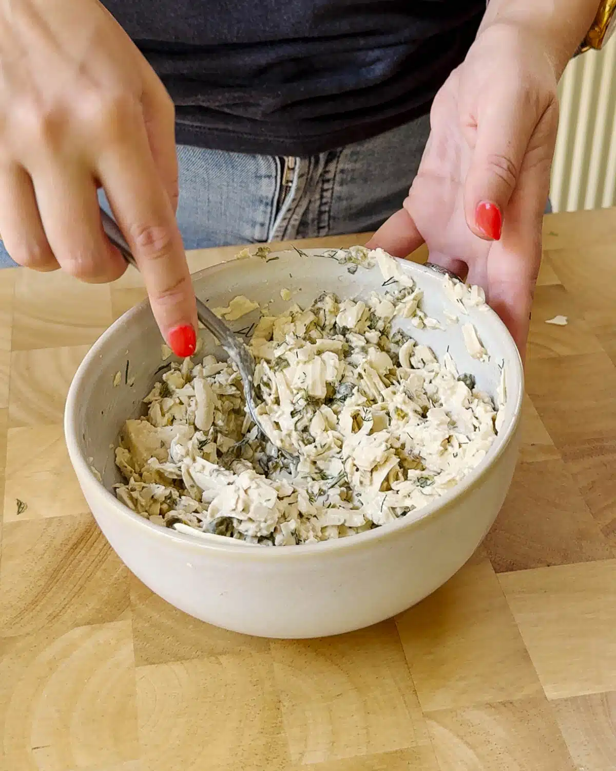 Mix the smoked tofu together with the other vegan tuna ingredients.