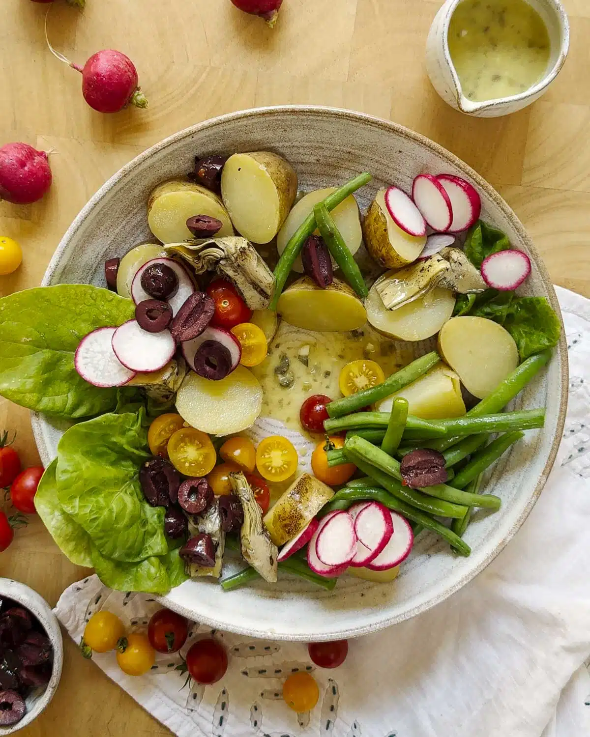 Add all the salad ingredients and finally add the vegan tofu tuna.